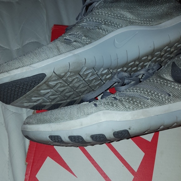 SOLD Nike Focus Flyknit Women's - Picture 6 of 8